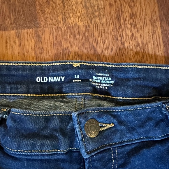 Old Navy Skinny jeans - Picture 2 of 2